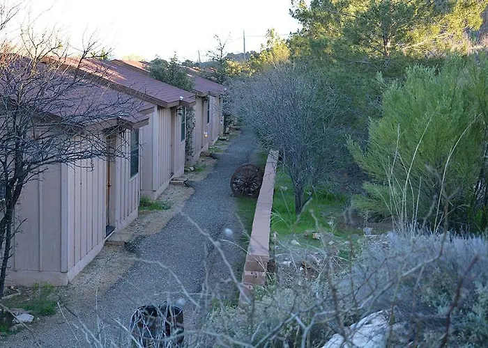 Hotel Creekside Preserve & Cabins