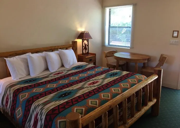 Creekside Preserve & Cabins